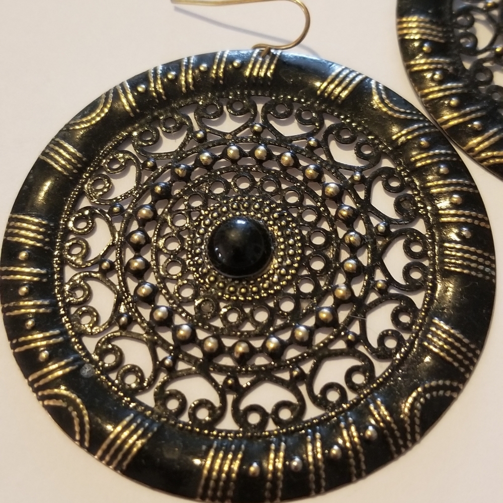 Earrings - Picture 2 of 3